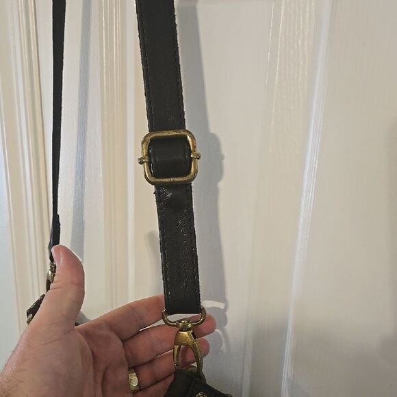 Fossil Black Leather Shoulder Bag - Picture 4 of 9